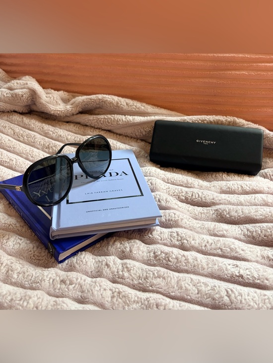 Givenchy GV7180/S Oversized Black Round Sunglasses 8079O w. Case | GUC main image 12